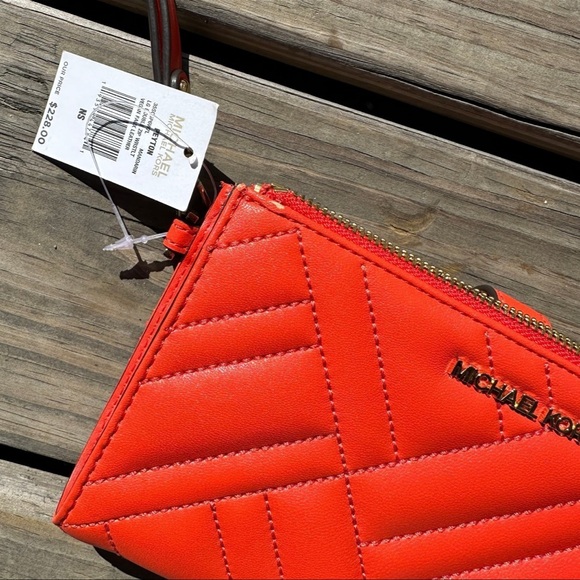 Micheal Kors Wristlet - PEYTON LARGE QUILTED DOUBLE-ZIP - Picture 5 of 9